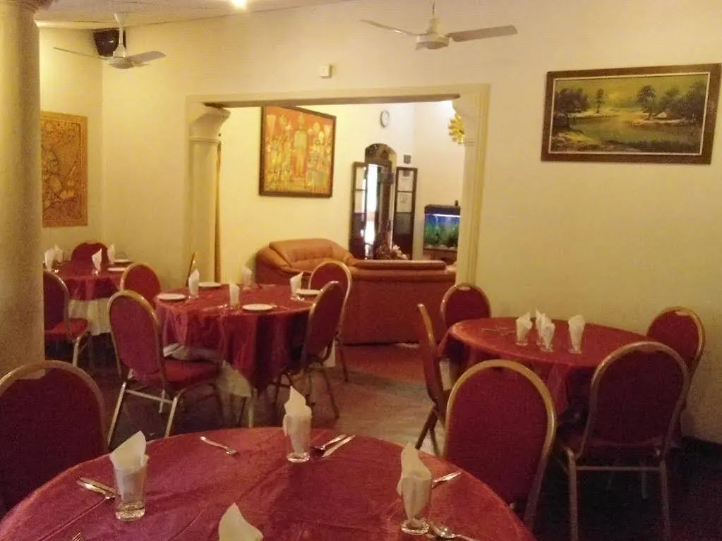 קנדי Lake Reach Hotel 0*,