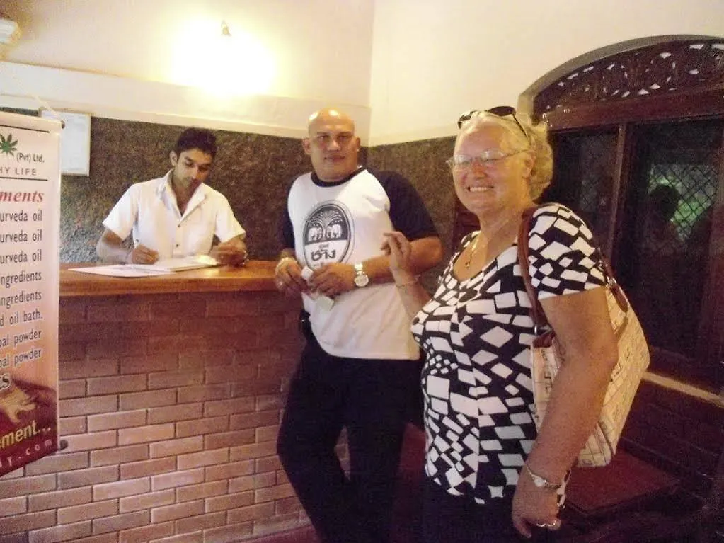 קנדי Lake Reach Hotel 0*,