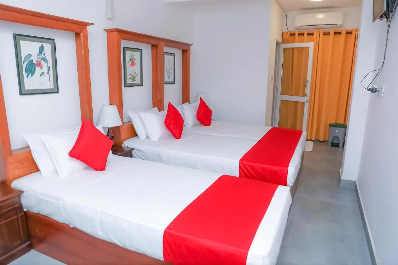 בית הארחה קנדי Lake Reach Hotel