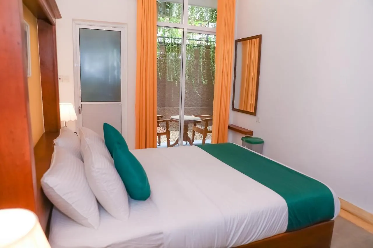 קנדי Lake Reach Hotel 0*,  סרי לנקה