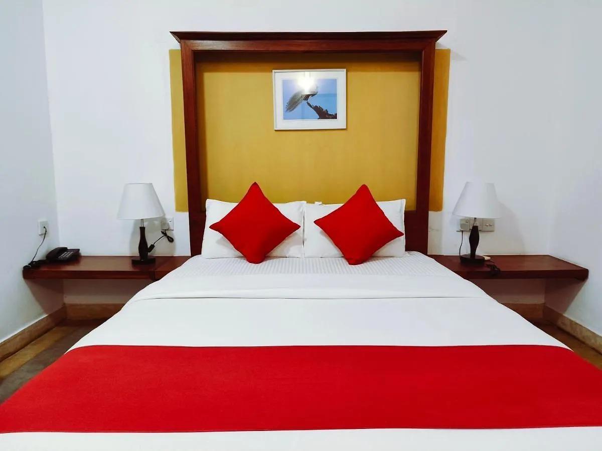 קנדי Lake Reach Hotel בית הארחה