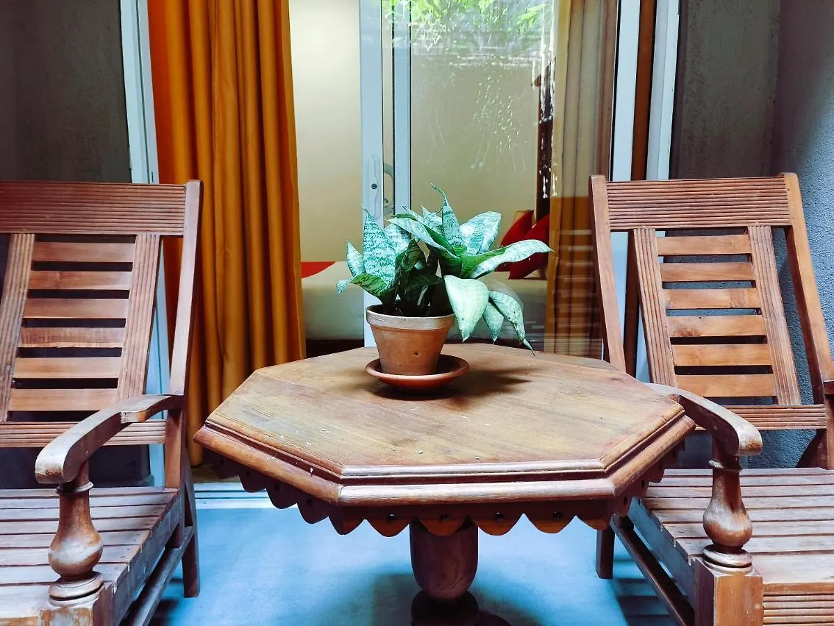 בית הארחה קנדי Lake Reach Hotel