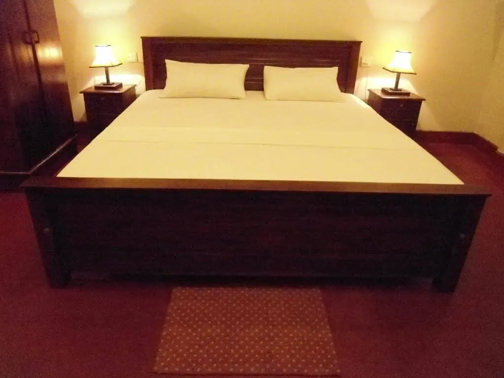 ゲストハウス Lake Reach Hotel キャンディー スリランカ